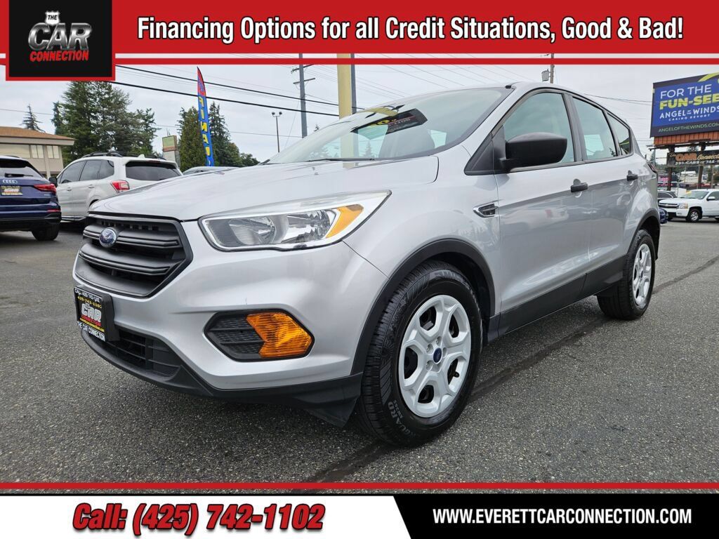 Used 2017 Ford Escape S FWD image 1