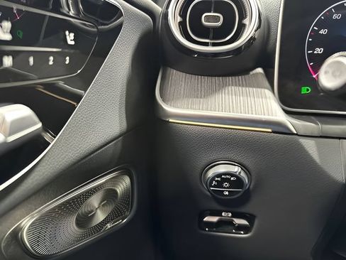 Used 2026 Mercedes-Benz GLC 300 4MATIC image 16