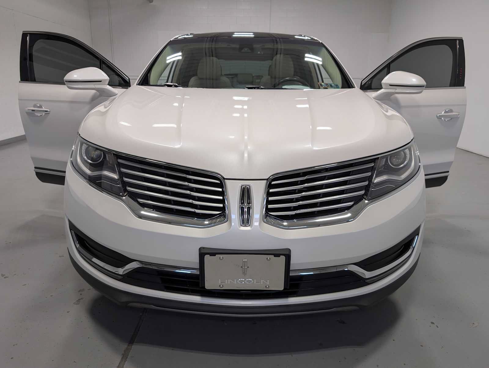 Used 2018 Lincoln MKX Reserve w/ Lincoln MKX Climate Package AWD/4WD image 15