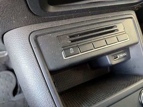 Used 2017 Volkswagen Tiguan Limited w/ Premium Package FWD image 26