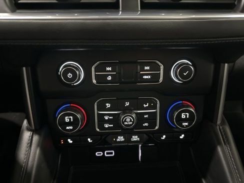 Used 2024 Chevrolet Tahoe Z71 w/ Luxury Package image 26