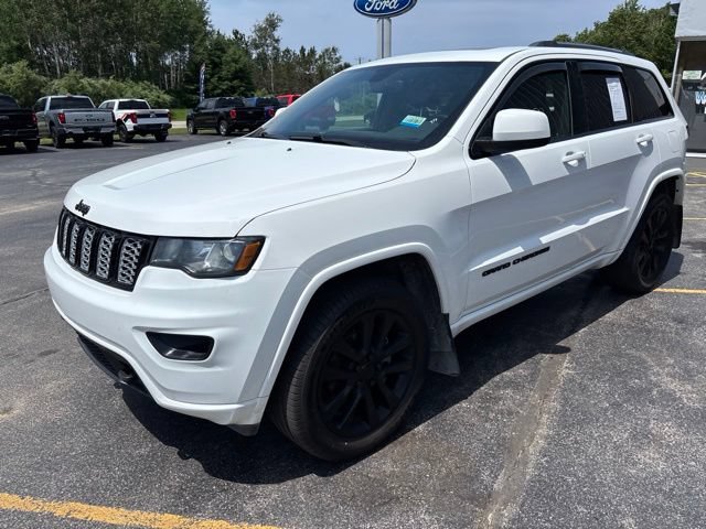 Used 2019 Jeep Grand Cherokee Altitude AWD/4WD image 3