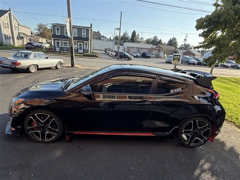Used 2020 Hyundai Veloster N w/ Performance Package FWD image 13