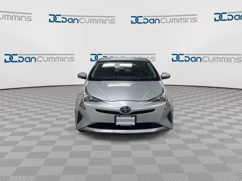 Used 2017 Toyota Prius Two FWD image 3