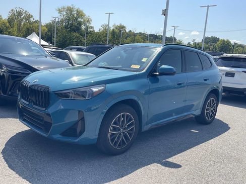 Used 2024 BMW X1 xDrive28i w/ Premium Package AWD/4WD image 3