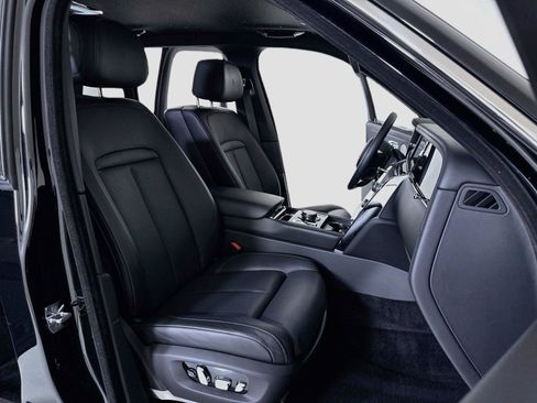 Used 2025 Rolls-Royce Cullinan AWD/4WD image 35