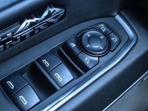 Used 2024 Chevrolet Silverado 1500 High Country w/ Technology Package image 23