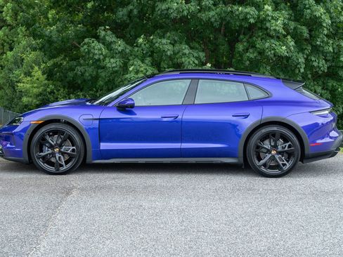 New 2025 Porsche Taycan 4 Cross Turismo image 2