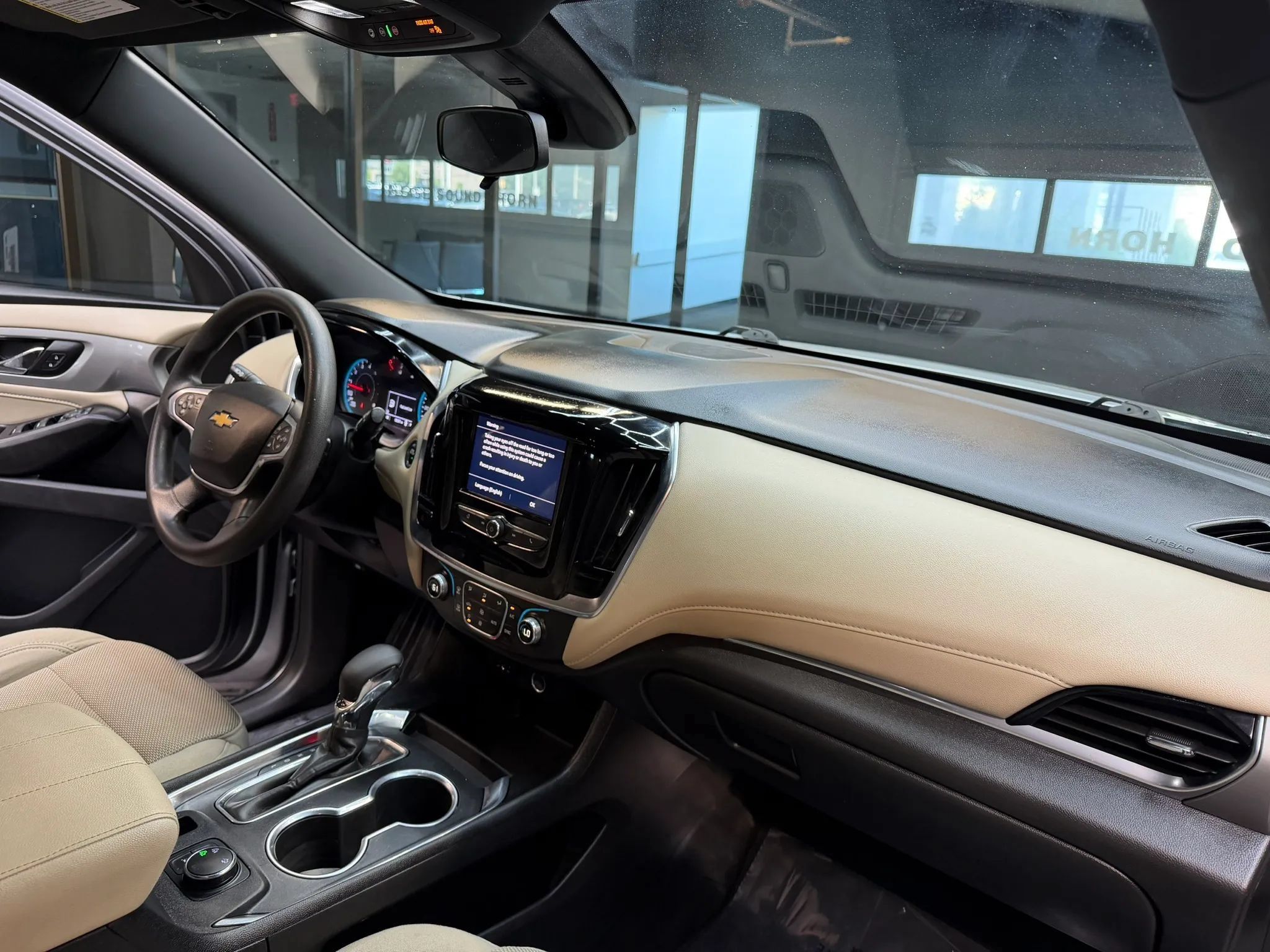 Used 2022 Chevrolet Traverse LS AWD/4WD image 33