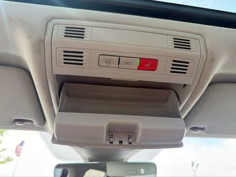 Used 2022 Volkswagen Jetta SE w/ Panoramic Sunroof Package FWD image 36