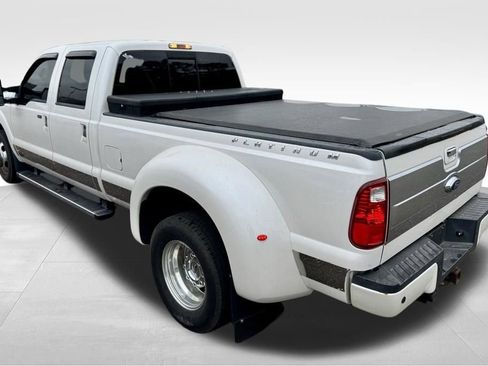 Used 2016 Ford F350 Platinum RWD image 3