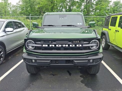 Used 2024 Ford Bronco Outer Banks AWD/4WD image 2