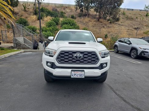 Used 2020 Toyota Tacoma TRD Sport w/ Technology Package RWD image 12