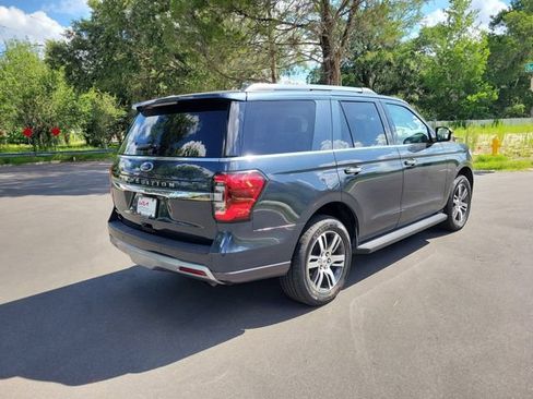 Used 2024 Ford Expedition Limited RWD image 2