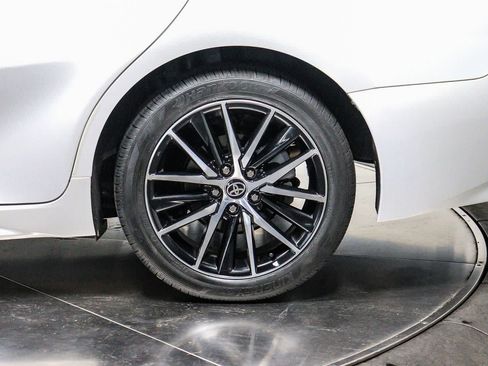 Used 2023 Toyota Camry SE FWD image 10