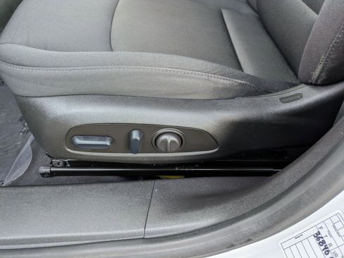 Used 2023 Chevrolet Malibu LT image 22