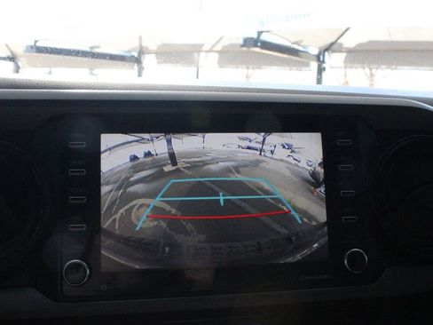 Used 2021 Toyota Tacoma TRD Sport w/ Technology Package image 34