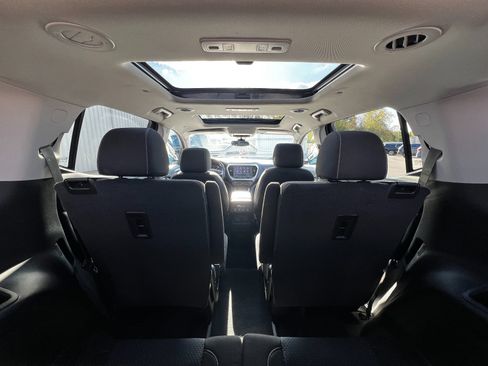 Used 2023 GMC Acadia SLE w/ Driver Convenience Package image 28