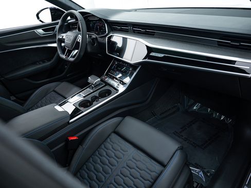 New 2025 Audi RS 6 performance image 15