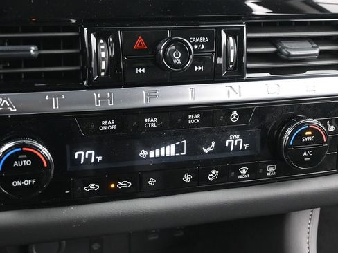 New 2026 Nissan Pathfinder SL AWD/4WD image 11