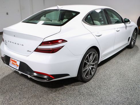 Used 2025 Genesis G70 2.5T AWD/4WD image 7