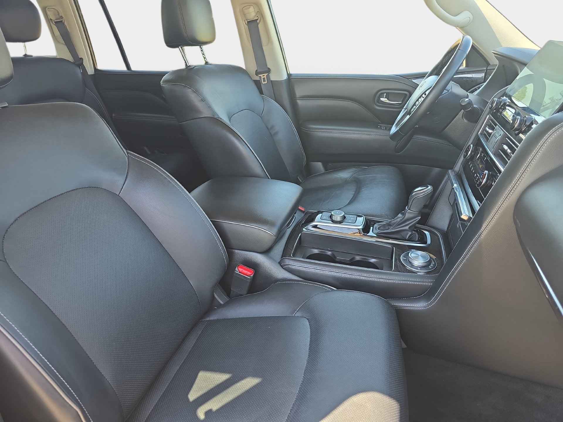 Used 2024 INFINITI QX80 Luxe AWD/4WD image 10