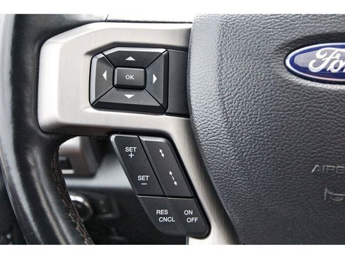 Used 2022 Ford F250 Platinum w/ FX4 Off-Road Package AWD/4WD image 19