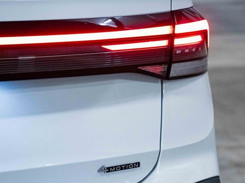 New 2026 Volkswagen Taos SEL AWD/4WD image 6