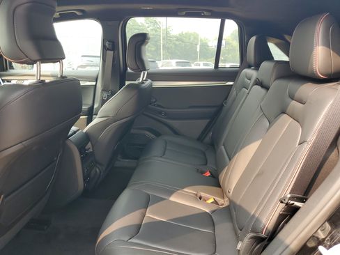 Used 2024 Jeep Wagoneer Launch Edition AWD/4WD image 17