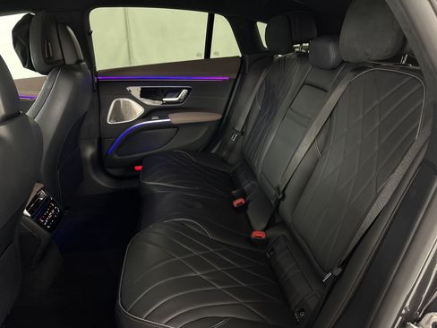 Certified 2023 Mercedes-Benz EQS 580 4MATIC Sedan w/ Exclusive Trim Package image 27