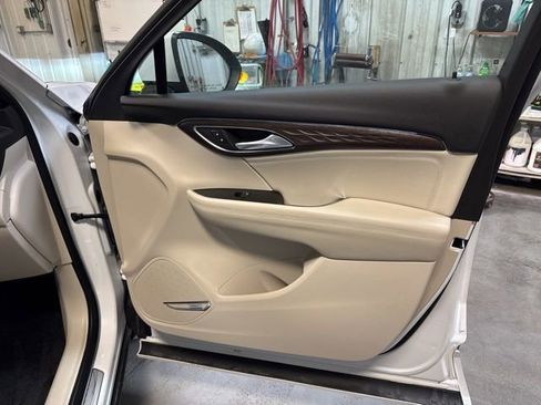 Used 2023 Buick Envision Avenir image 26