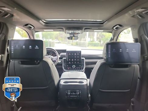 New 2026 GMC Yukon XL AT4 w/ AT4 Premium Plus Package AWD/4WD image 13