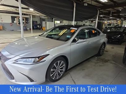 Used 2019 Lexus ES 350 w/ Accessory Package 2