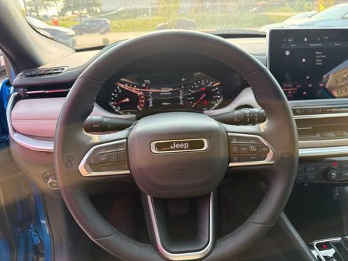 Used 2025 Jeep Compass Limited AWD/4WD image 19