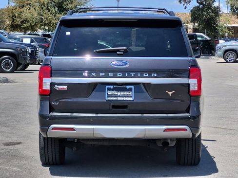 Used 2022 Ford Expedition XLT RWD image 4