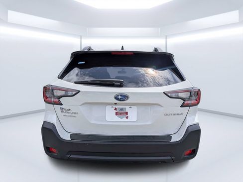 Used 2025 Subaru Outback Premium AWD/4WD image 4