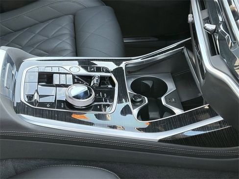 Certified 2024 BMW X7 xDrive40i w/ M Sport Package image 11
