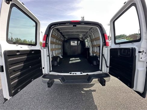 Used 2023 Chevrolet Express 2500 w/ Driver Convenience Package image 36