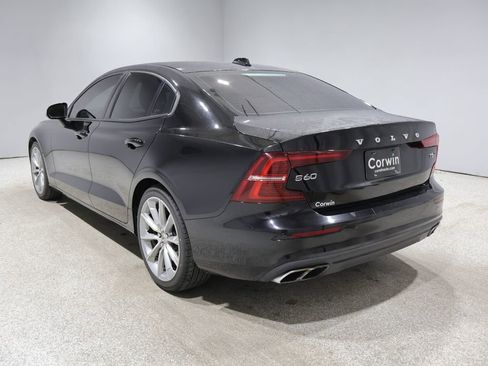 Used 2021 Volvo S60 T6 Momentum AWD/4WD image 5