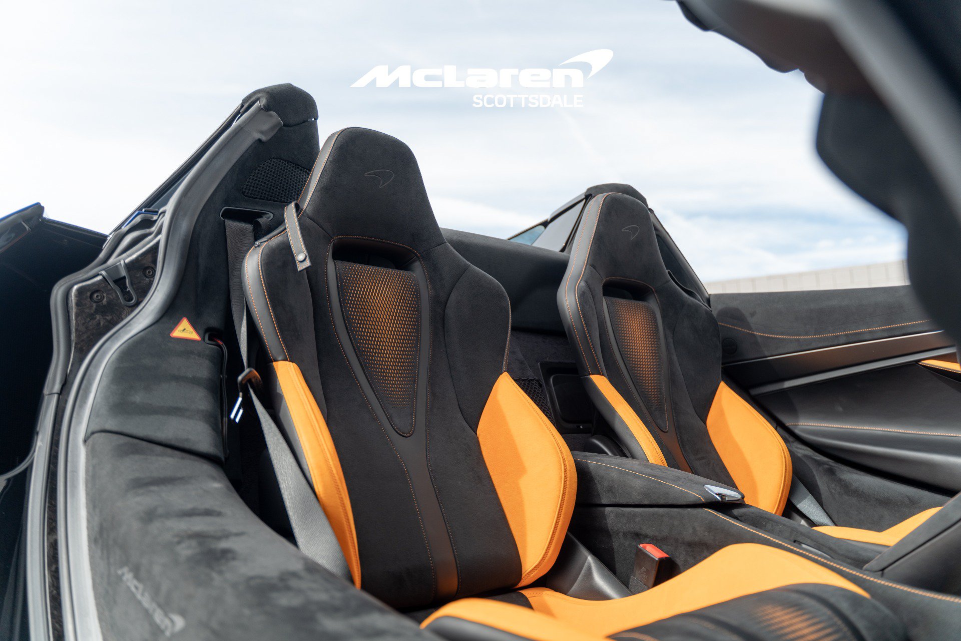 Used 2024 McLaren 750S Spider RWD image 12