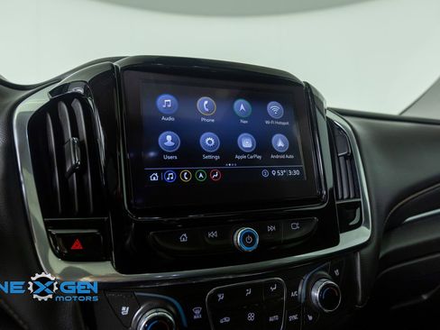 Used 2020 Chevrolet Traverse Premier FWD image 20
