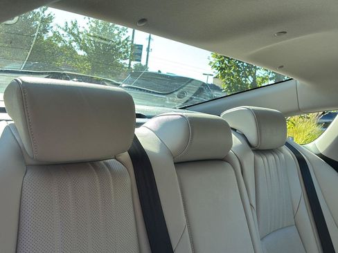 Used 2020 Honda Accord Touring image 18