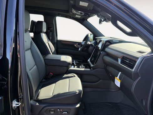 New 2026 GMC Yukon Denali w/ Denali Reserve Package image 19