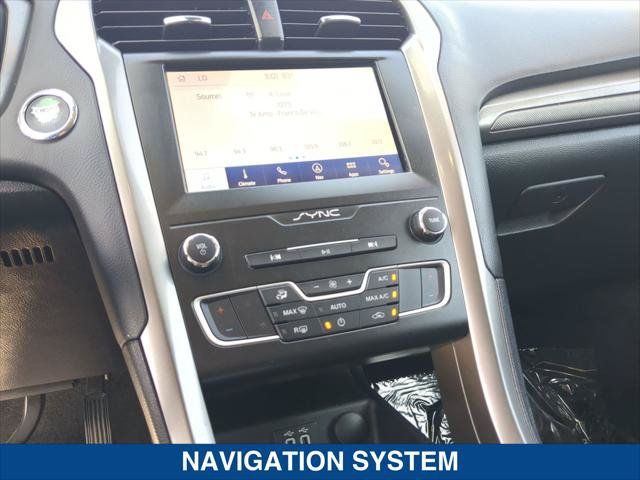 Used 2020 Ford Fusion SE FWD image 17