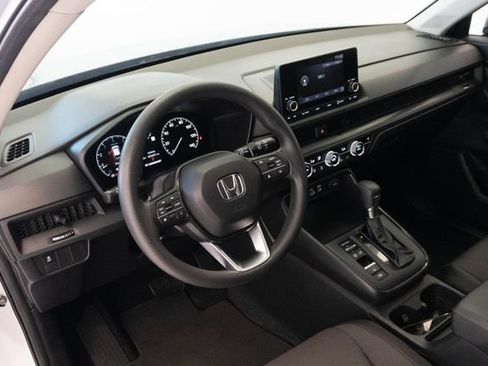 Used 2023 Honda CR-V EX image 3