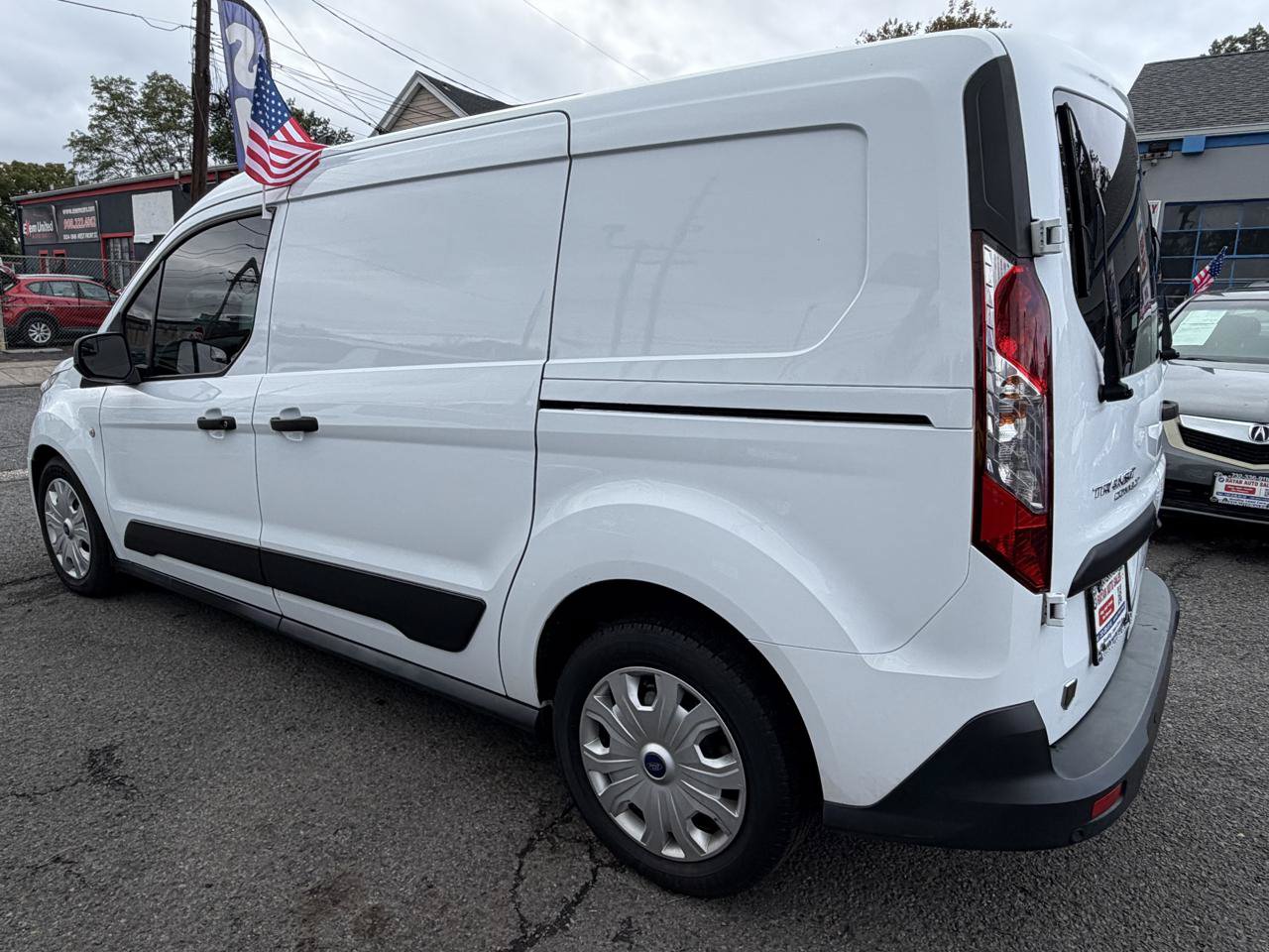Used 2023 Ford Transit Connect XLT FWD image 7