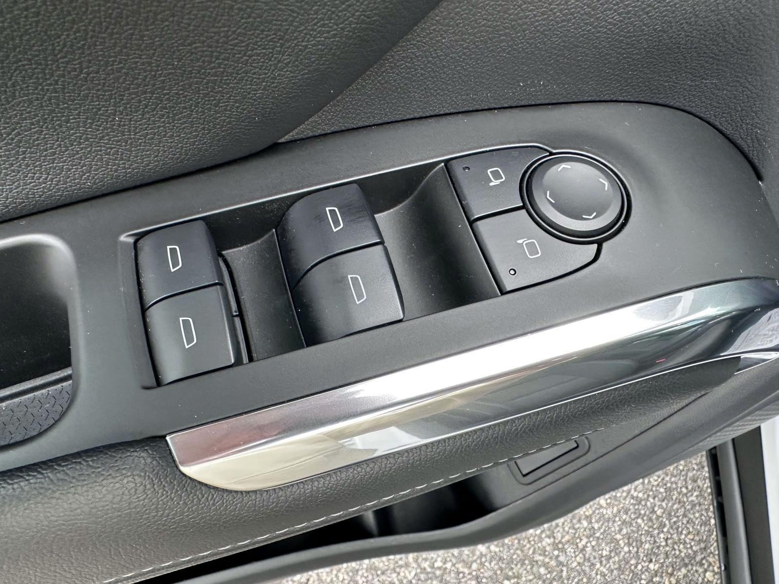 Used 2024 Chevrolet Traverse LS AWD/4WD image 9