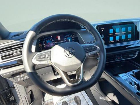 New 2026 Volkswagen Atlas Cross Sport SE AWD/4WD image 13