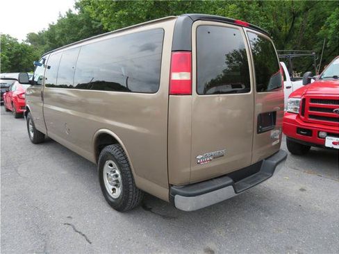 Used 2004 Chevrolet Express 3500 Extended Passenger w/ LS Preferred Equipment Group RWD image 2