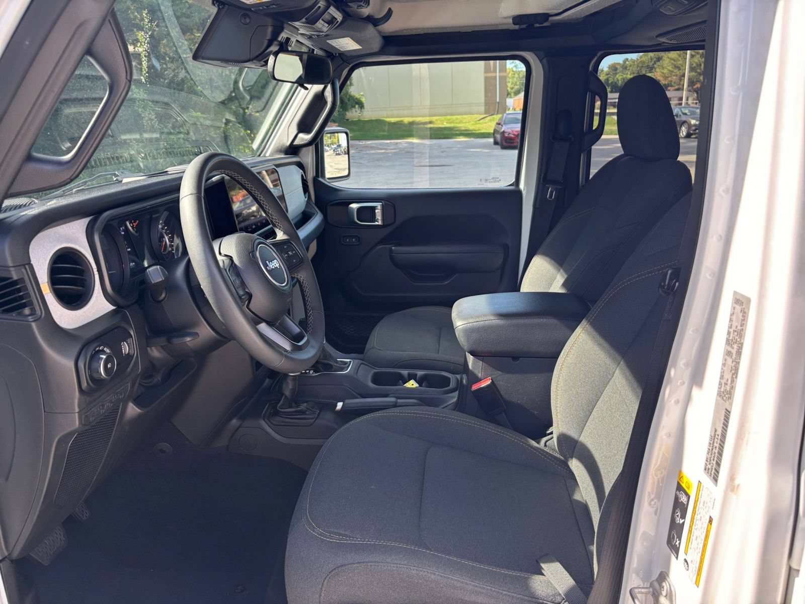 Used 2025 Jeep Wrangler Unlimited Sport AWD/4WD image 24